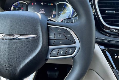2023 Chrysler Pacifica Hybrid Limited