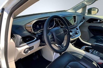 2023 Chrysler Pacifica Hybrid Limited