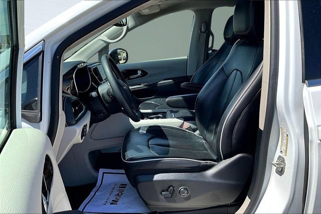 2023 Chrysler Pacifica Hybrid Limited