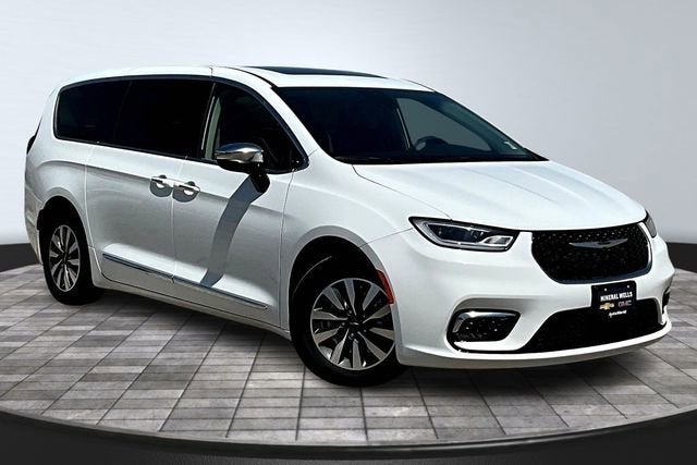 2023 Chrysler Pacifica Hybrid Limited