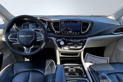 2023 Chrysler Pacifica Hybrid Limited