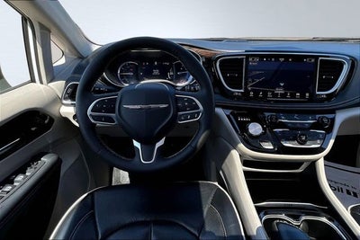 2023 Chrysler Pacifica Hybrid Limited