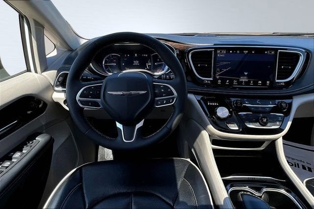 2023 Chrysler Pacifica Hybrid Limited