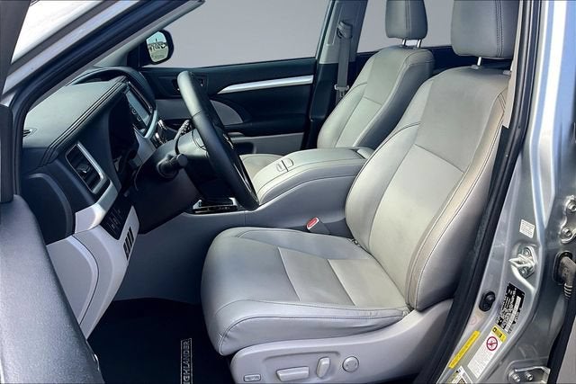 2019 Toyota Highlander SE