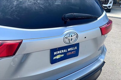 2019 Toyota Highlander SE