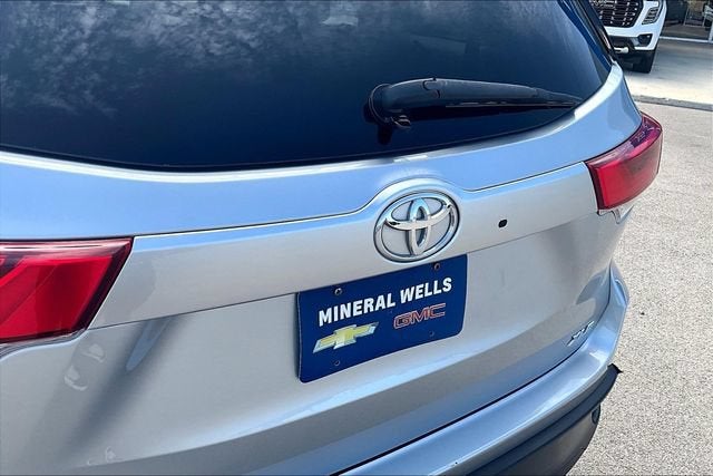 2019 Toyota Highlander SE
