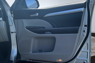 2019 Toyota Highlander SE