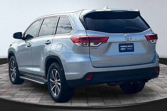 2019 Toyota Highlander SE