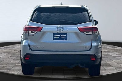 2019 Toyota Highlander SE
