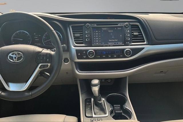 2019 Toyota Highlander SE