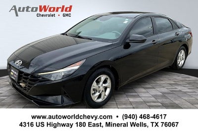 2023 Hyundai Elantra SE