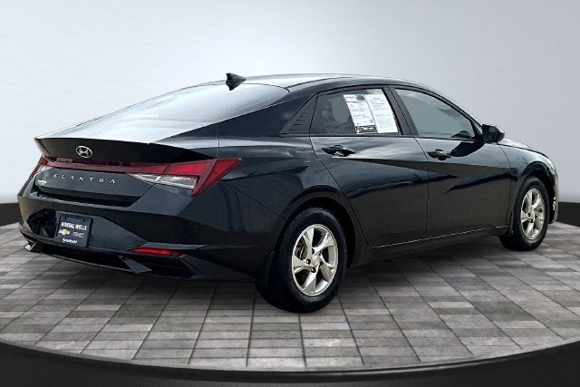 2023 Hyundai Elantra SE
