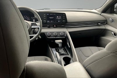 2023 Hyundai Elantra SE