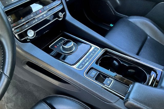 2020 Jaguar F-PACE 25t Premium